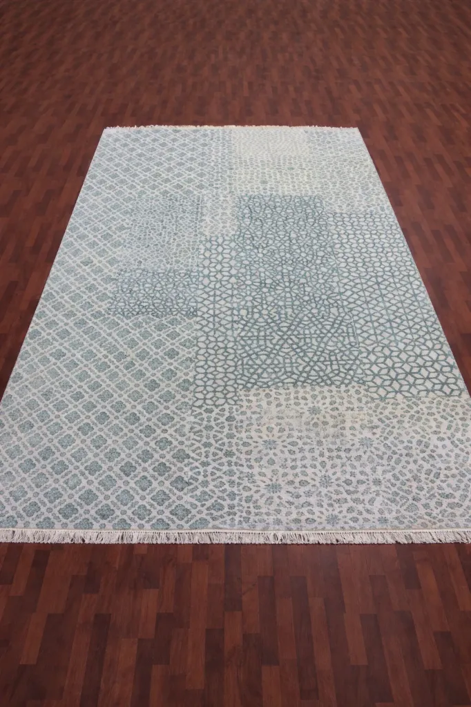 [WR-AZL-HK-69-001] Azzura Lattice Hand-Knotted Wool & Viscose Rug – 100 KPSI